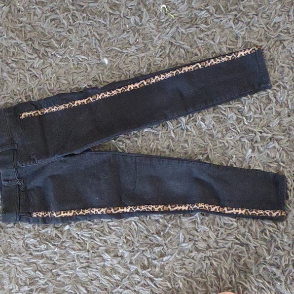 wonder nation Other - Black jeggings w/t leopard stripe on sides